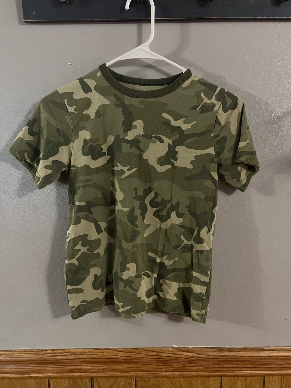 Boy's Camo Short-Sleeve Crewneck Shirt - Olive Green